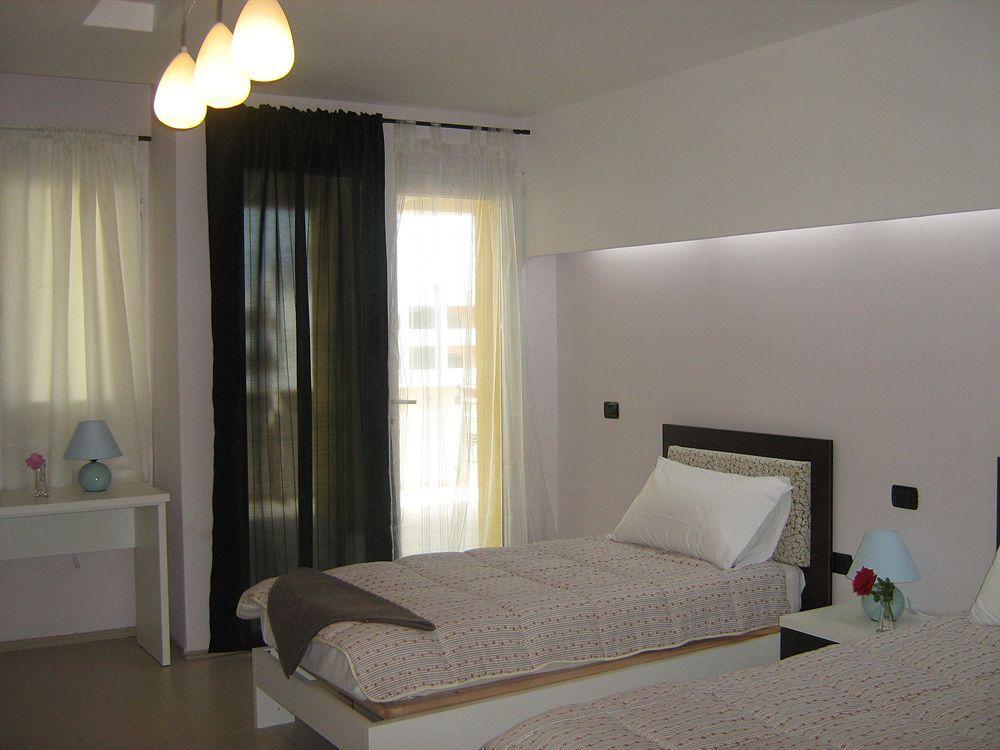 Hotel Albion Дуррес Екстер'єр фото