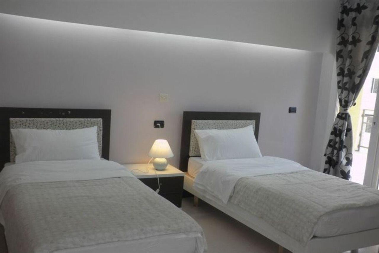 Hotel Albion Дуррес Екстер'єр фото
