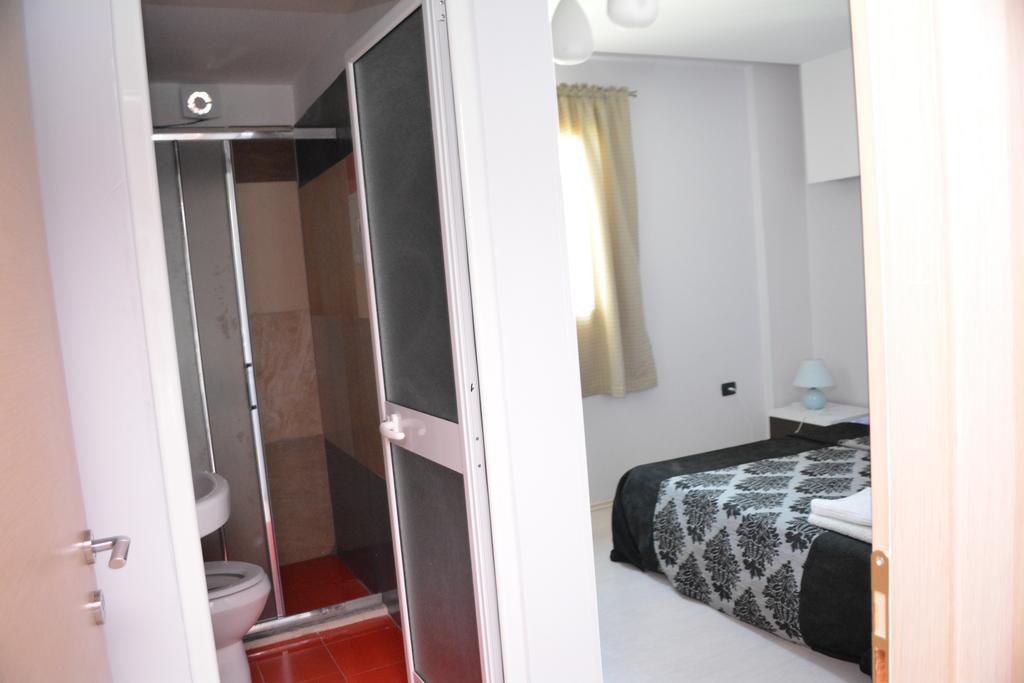 Hotel Albion Дуррес Екстер'єр фото