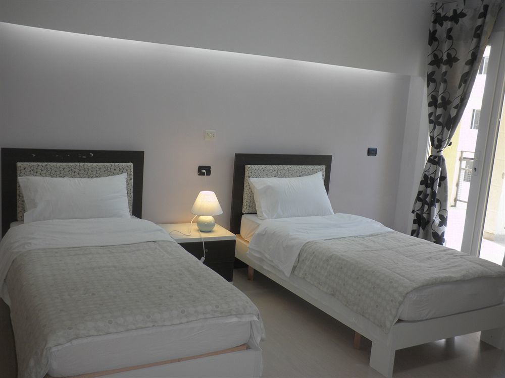 Hotel Albion Дуррес Екстер'єр фото