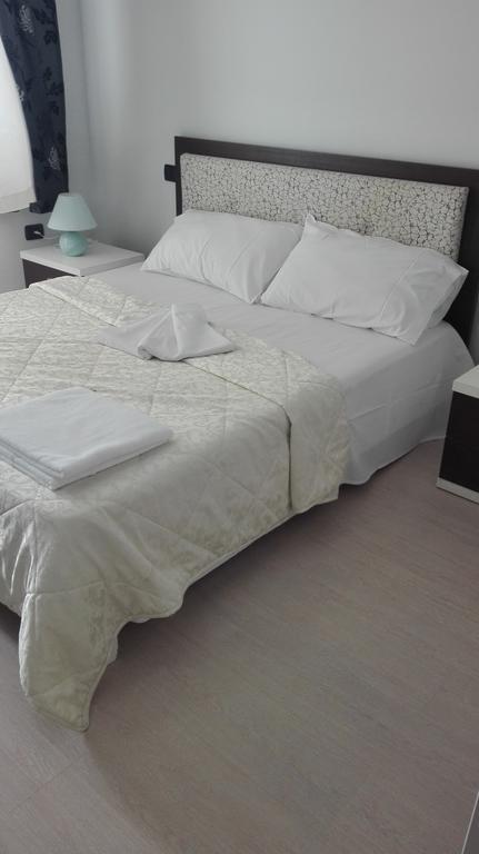 Hotel Albion Дуррес Екстер'єр фото
