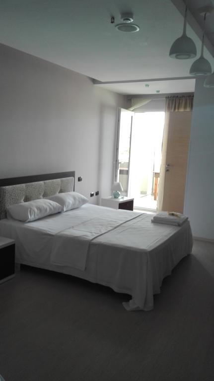 Hotel Albion Дуррес Екстер'єр фото