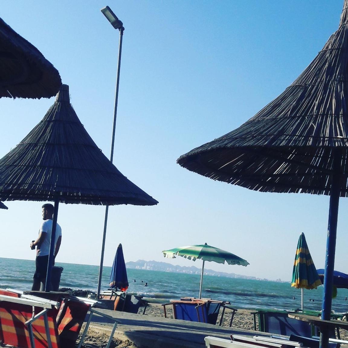 Hotel Albion Дуррес Екстер'єр фото