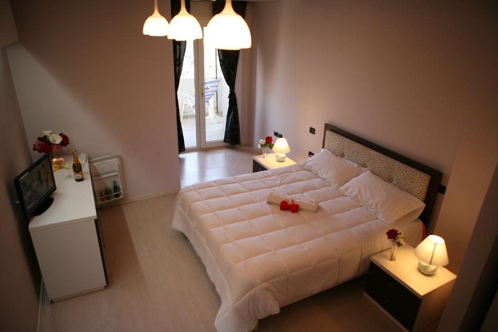 Hotel Albion Дуррес Екстер'єр фото